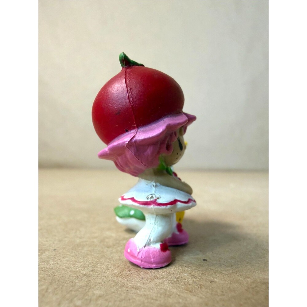 Vintage 1982 Strawberry Shortcake PVC Miniature: Cherry Cuddler with Gooseberry - Picture 2 of 10